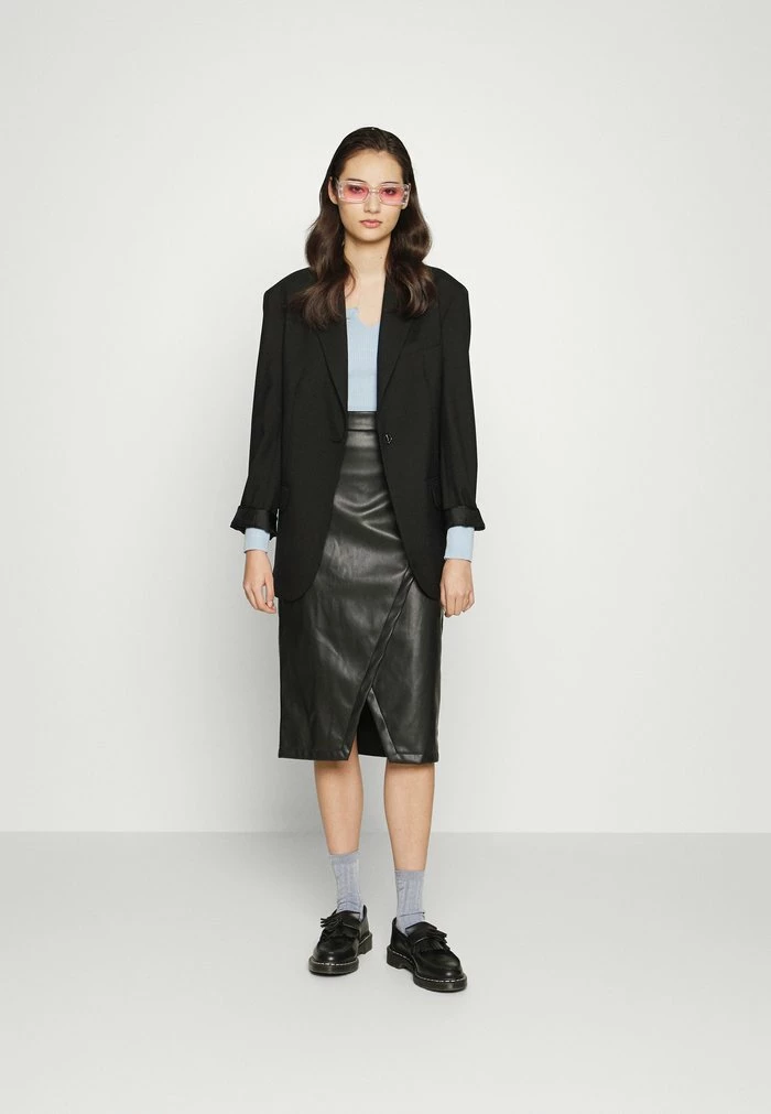 NA-KD T-shirt à Manches Longues - Dusty Blue 2 NA-KD T-shirt à Manches Longues - Dusty Blue – Image 2