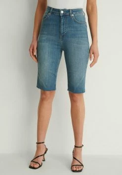 NA-KD MIT GROBEM SAUM - Short En Jean - Mid Blue