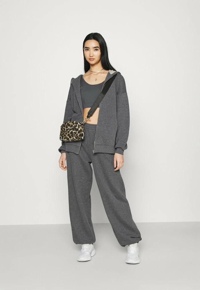 NA-KD X ZALANDO EXCLUSIVE ZIP HOODIE - Sweat à Capuche Zippé - Dark Grey 2 NA-KD X ZALANDO EXCLUSIVE ZIP HOODIE - Sweat à Capuche Zippé - Dark Grey – Image 2