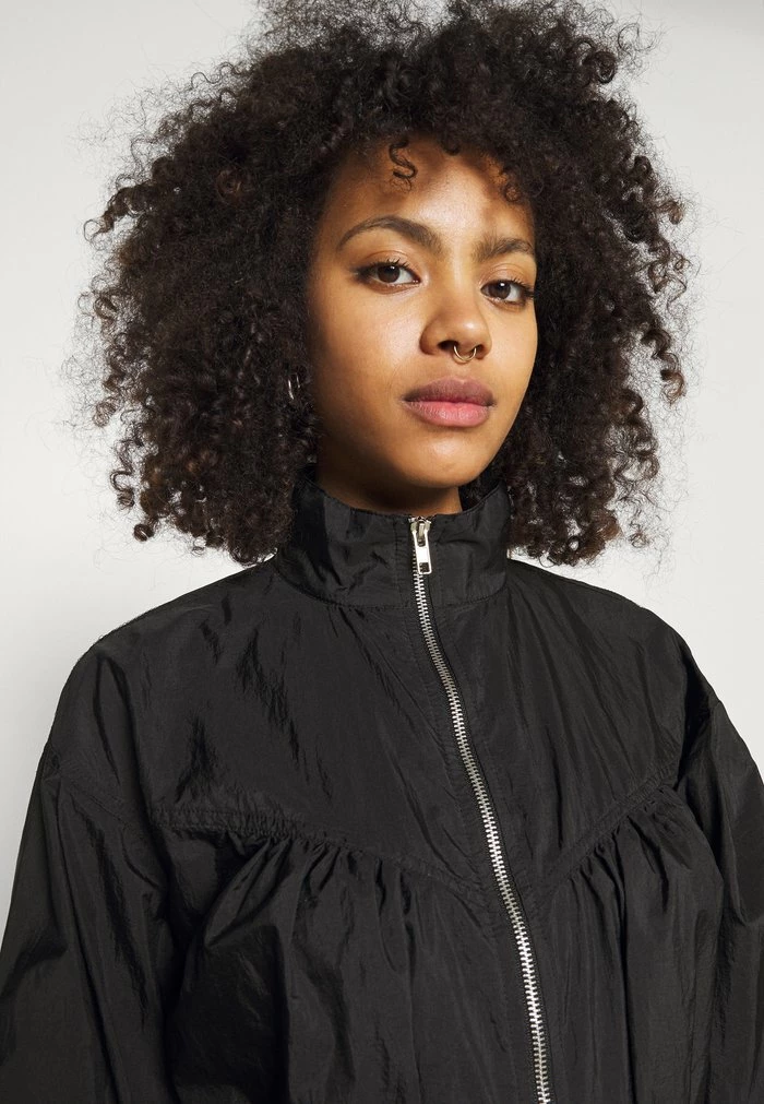 NA-KD SPORTY DRESS - Robe De Jour - Black 4 NA-KD SPORTY DRESS - Robe De Jour - Black – Image 4