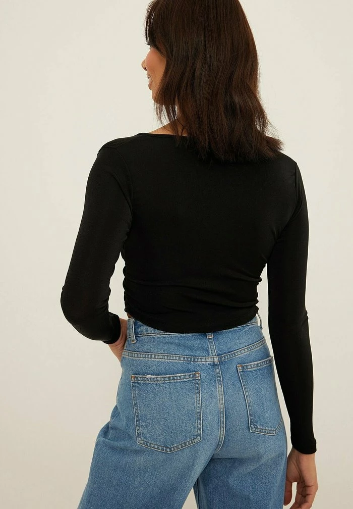 NA-KD RECYCELT GLITZER MIT RÜSCHEN - T-shirt à Manches Longues - Black 3 NA-KD RECYCELT GLITZER MIT RÜSCHEN - T-shirt à Manches Longues - Black – Image 3