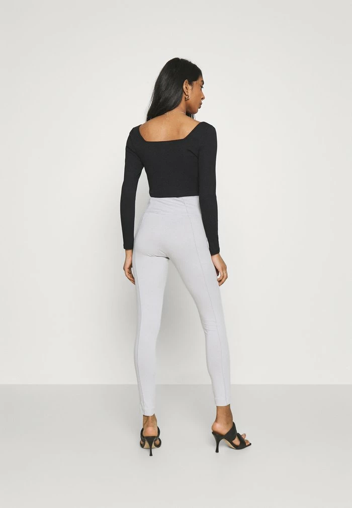 NA-KD TOP ZIA - T-shirt à Manches Longues - Black 3 NA-KD TOP ZIA - T-shirt à Manches Longues - Black – Image 3