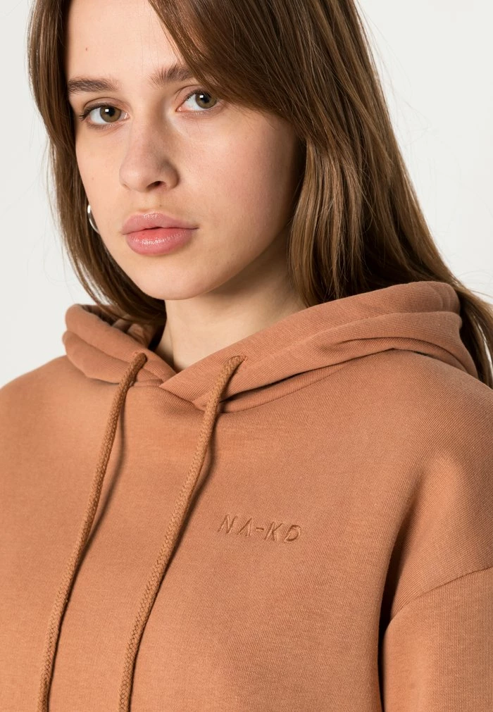 NA-KD ORGANIC LOGO BASIC HOODIE - Sweatshirt - Mocha 5 NA-KD ORGANIC LOGO BASIC HOODIE - Sweatshirt - Mocha – Image 5