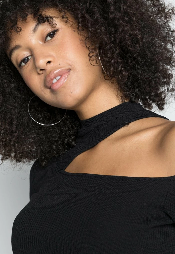 NA-KD SHOULDER CUT OUT - T-shirt à Manches Longues - Black 5 NA-KD SHOULDER CUT OUT - T-shirt à Manches Longues - Black – Image 5