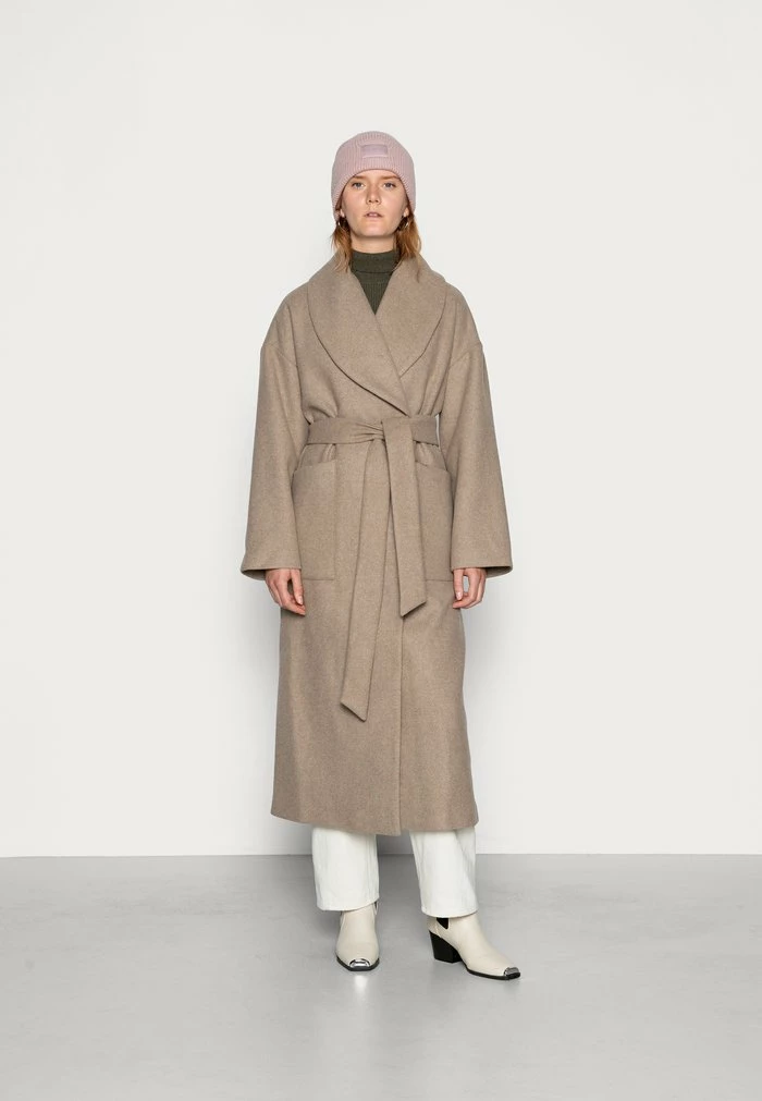 NA-KD BIG POCKET COAT - Manteau Classique - Taupe 2 NA-KD BIG POCKET COAT - Manteau Classique - Taupe – Image 2