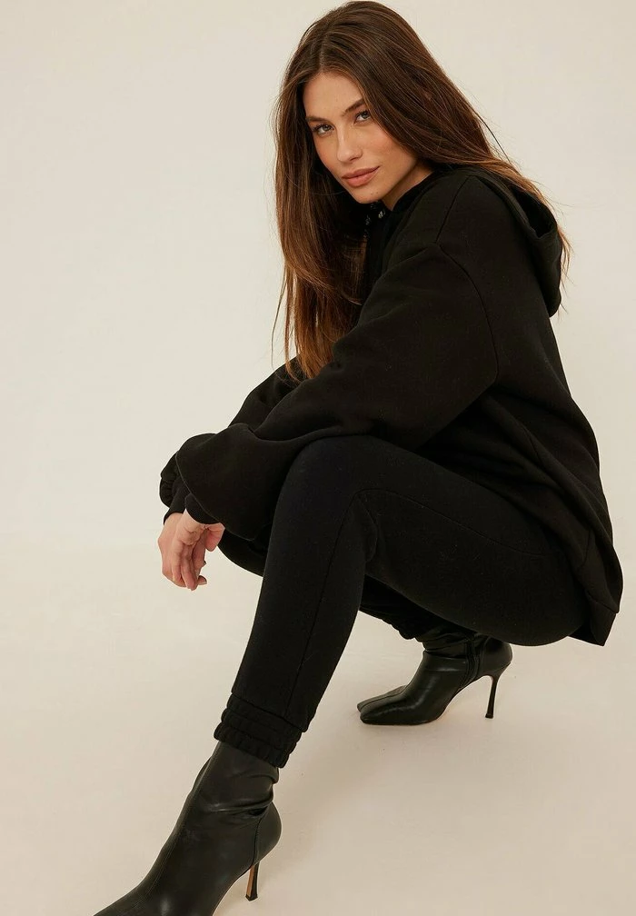 NA-KD OVERSIZE - Sweat à Capuche - Black 4 NA-KD OVERSIZE - Sweat à Capuche - Black – Image 4