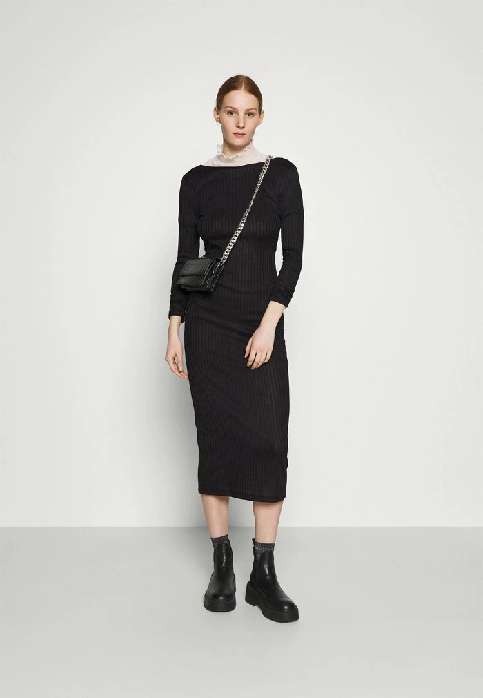 NA-KD DEEP BACK MIDI DRESS - Robe Fourreau - Black 2 NA-KD DEEP BACK MIDI DRESS - Robe Fourreau - Black – Image 2