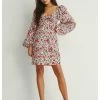 NA-KD Robe De Jour - Multi Floral Print -NA-KD Soldes Magasin f68877b1aa4940da9c23423a61a6fdbf