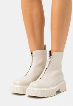 NA-KD ZIP DETAILED BOOTS - Bottines à Plateau - Creme
