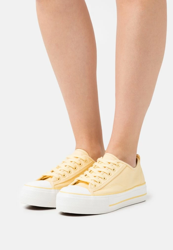 NA-KD PLATFORM LACE UP TRAINERS - Baskets Basses - Pastel Yellow 1 NA-KD PLATFORM LACE UP TRAINERS - Baskets Basses - Pastel Yellow