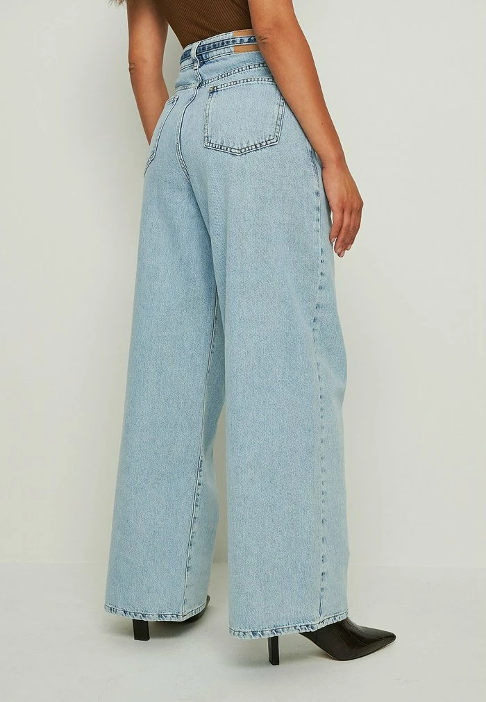 NA-KD SLOUCHY - Jean Flare - Mid Blue 4 NA-KD SLOUCHY - Jean Flare - Mid Blue – Image 4