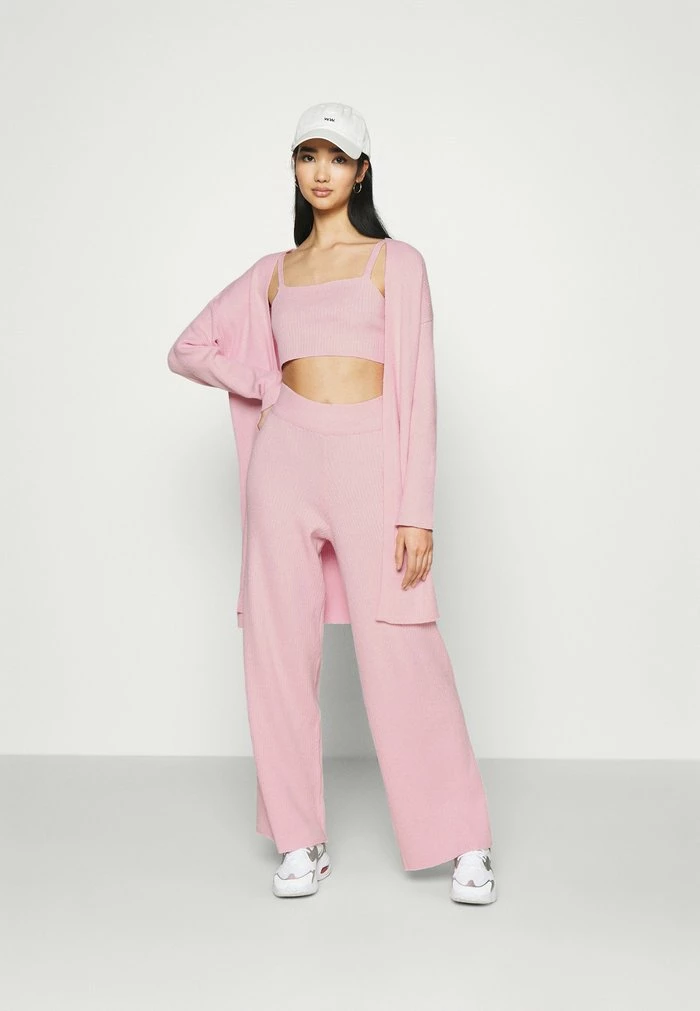 NA-KD X ZALANDO EXCLUSIVE SOFT RIBBED PANTS - Pantalon Classique - Lilac 2 NA-KD X ZALANDO EXCLUSIVE SOFT RIBBED PANTS - Pantalon Classique - Lilac – Image 2