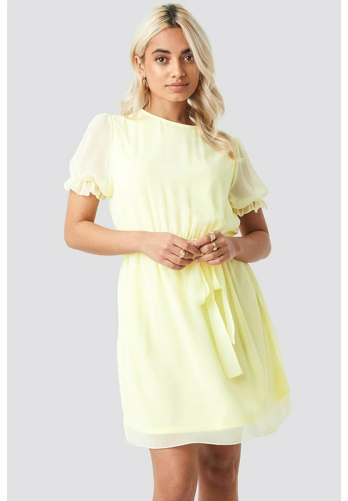 NA-KD Robe De Jour - Pale Yellow 1 NA-KD Robe De Jour - Pale Yellow