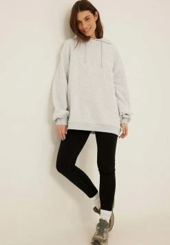 NA-KD OVERSIZE - Sweat à Capuche - Light Grey Melange