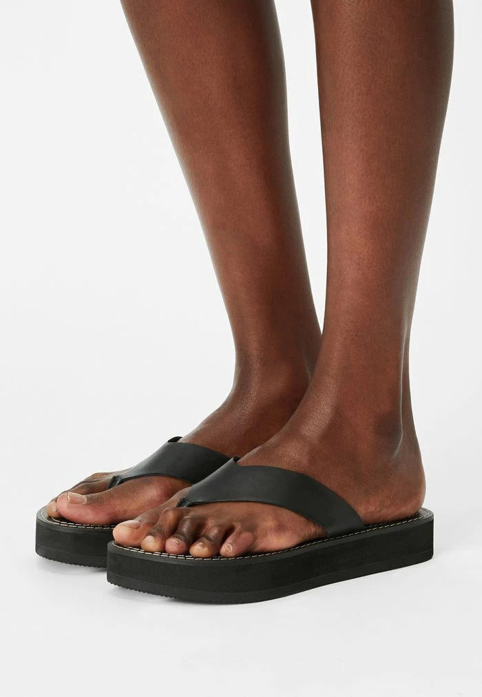 NA-KD Tongs - Black 1 NA-KD Tongs - Black